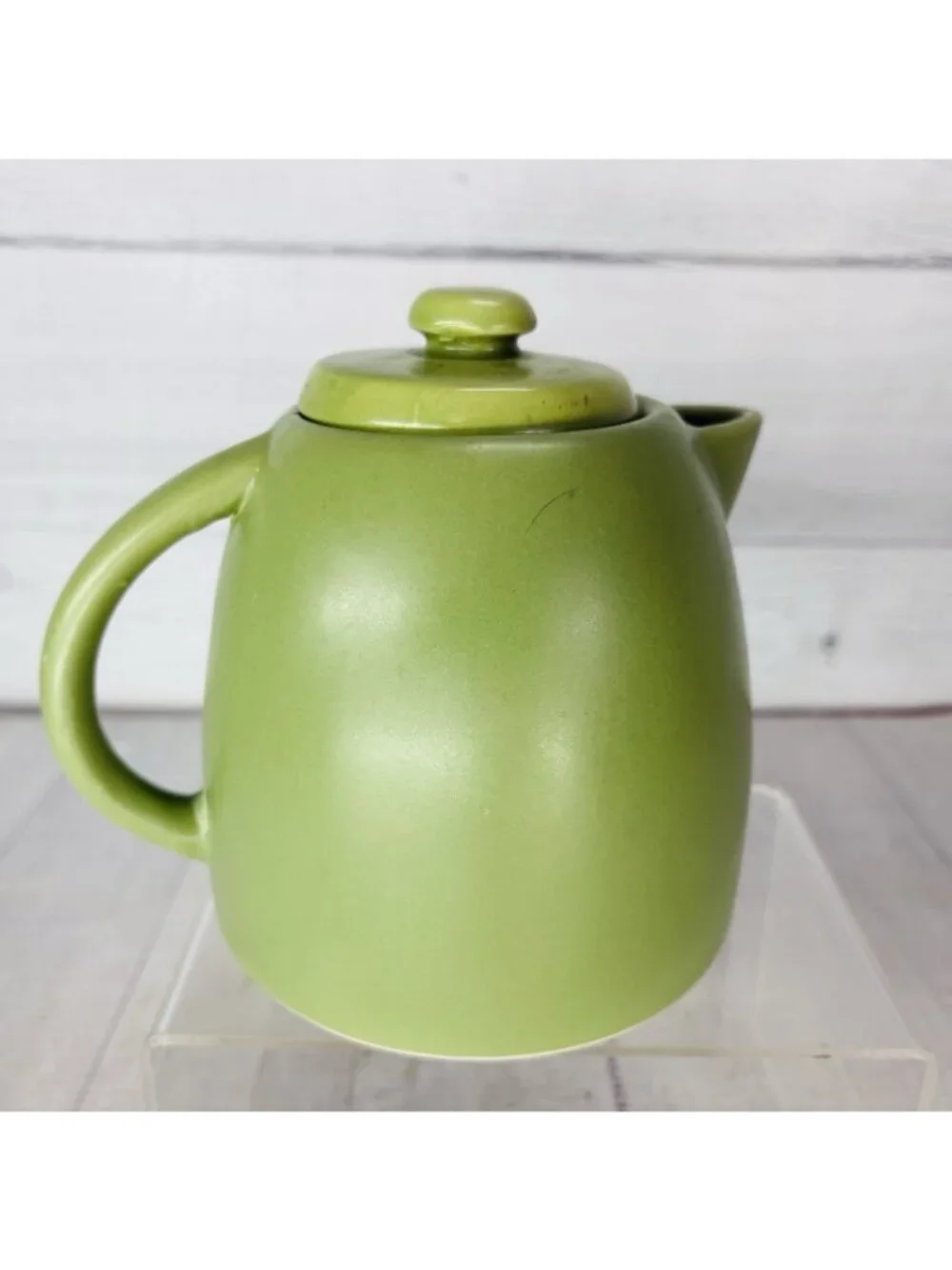 Starbucks 2012 Avocado Green Ceramic Round Ceramic Lidded 25oz Coffee Tea Pot